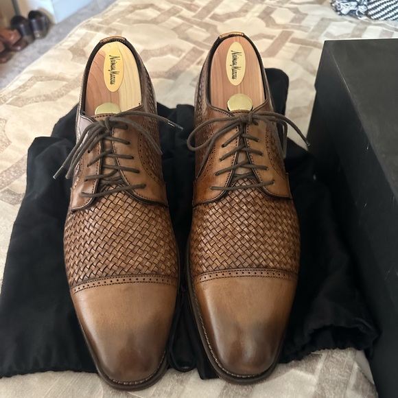 Johnston & Murphy
Cormac woven cap toe mohogany Italian calfskin - Picture 7 of 10